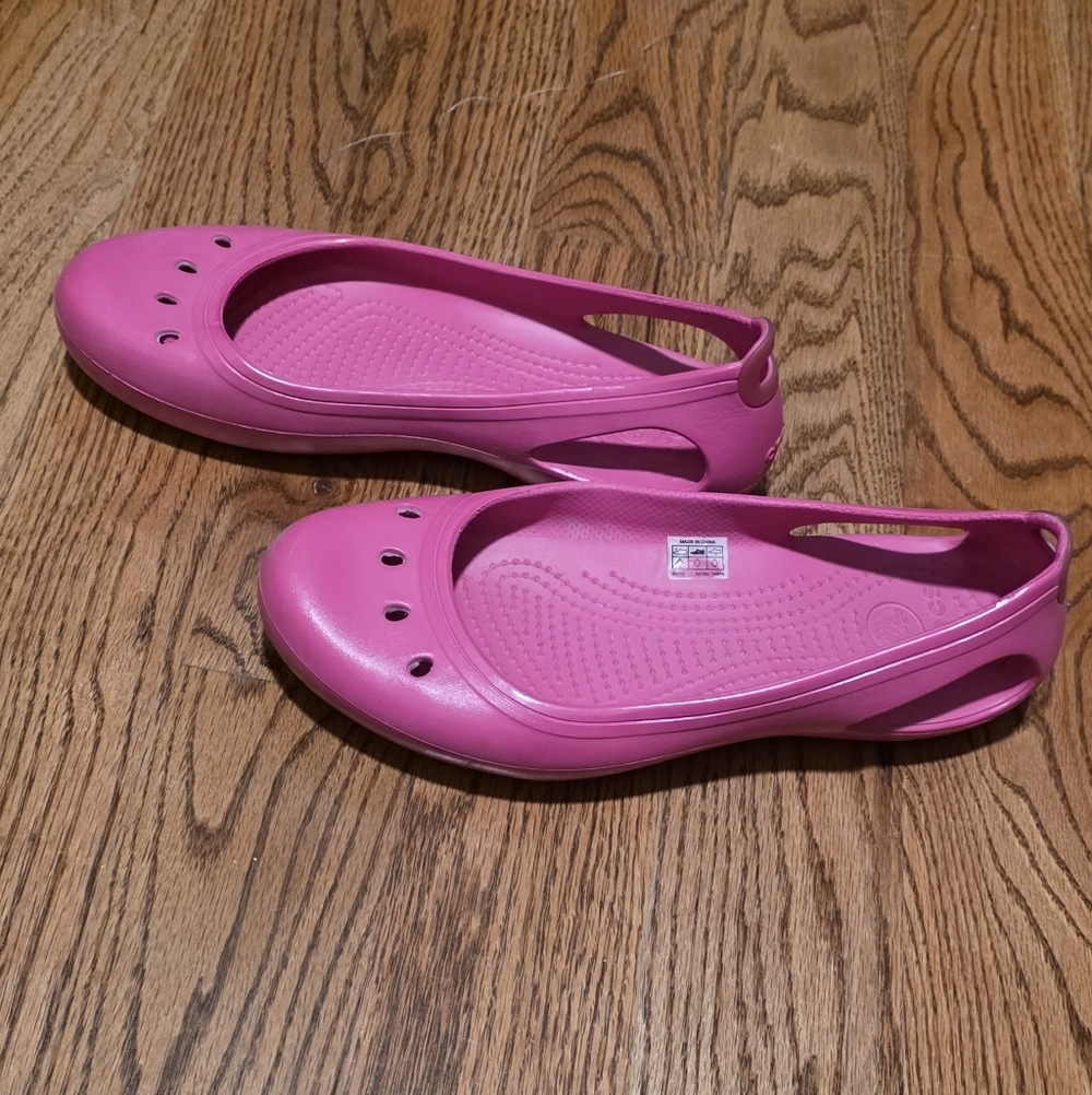 Pink Crocs Flats - Picture 3 of 6